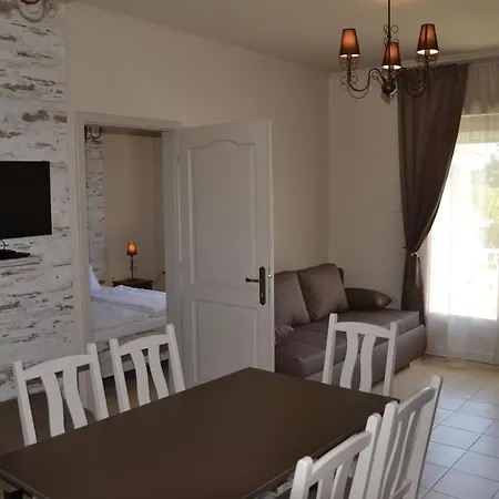 Aranyszarvas Panzio, Etterem Es Grillterasz Lejlighed Szarvas